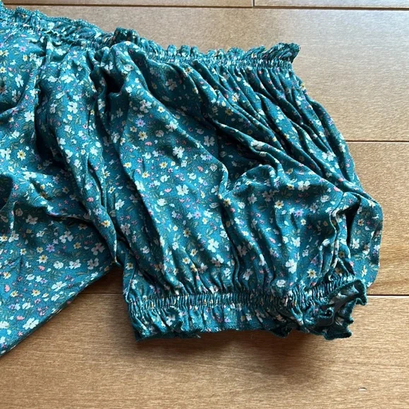 American Eagle Off-Shoulder Shirt - Picture 5 of 5